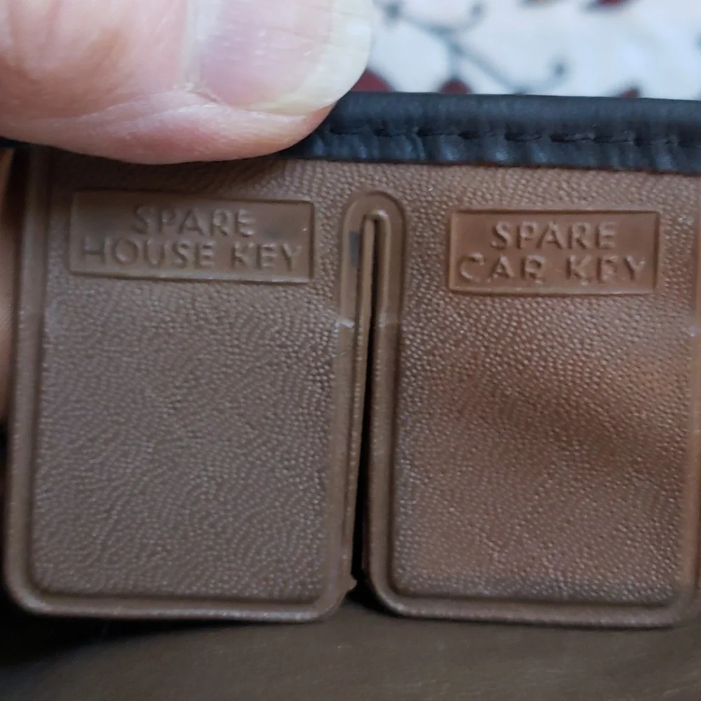 AMITY Cashmere Calfskin Tri-fold Wallet Black EUC.  (BIN 005)